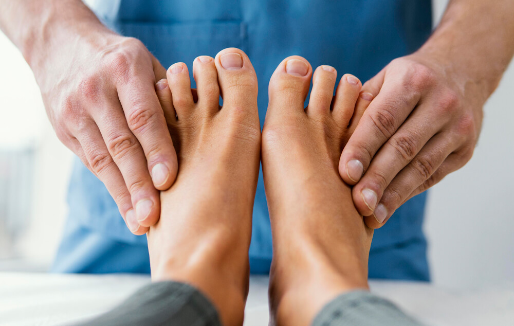 La importancia del cuidado de los pies en mayores
